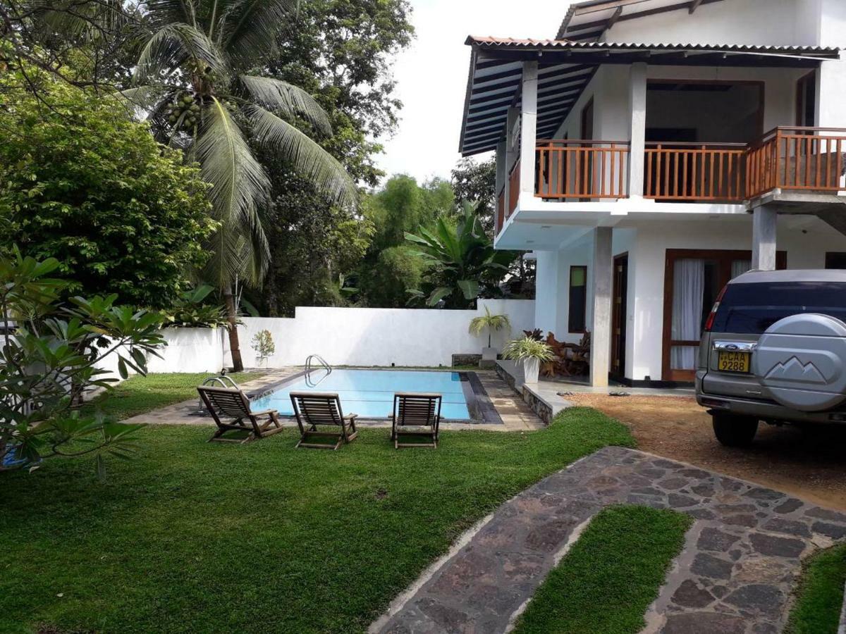 Blue Water Hikkaduwa Villa Exterior photo